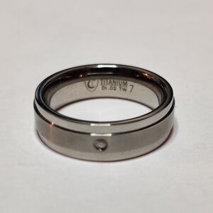 Titanium Silver Tone Minimalist Unisex Alliance Wedding Ring with a Diamond Chip